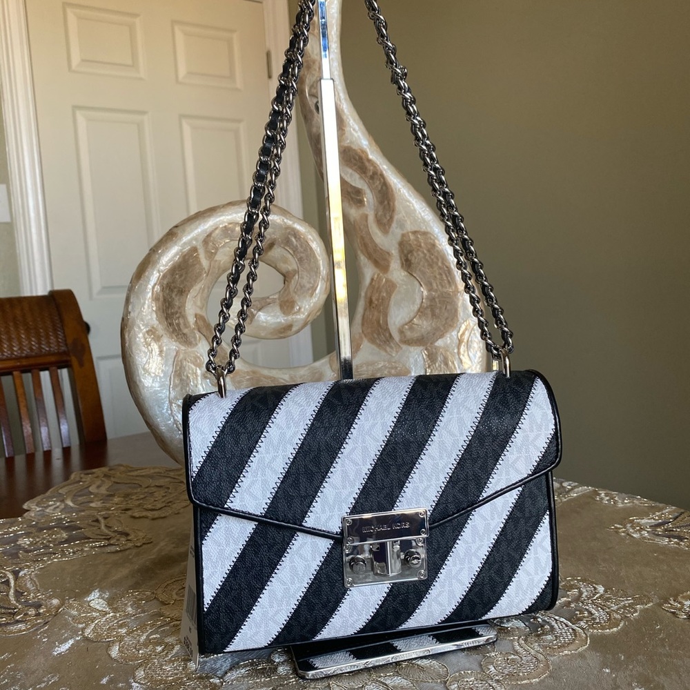 Michael Kors crossbody - Picture 9 of 9
